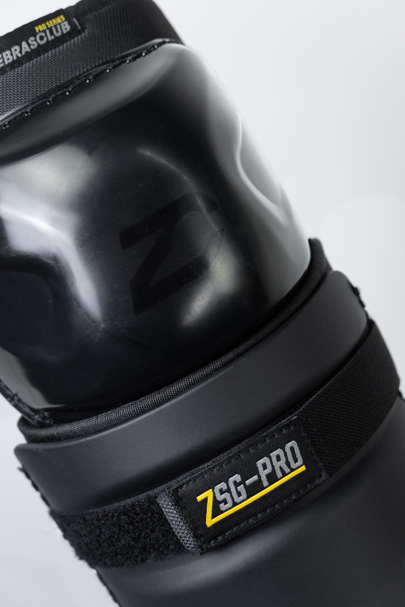 ZEBRASCLUB - ZSG-PRO HOCKEY REFEREE SHIN GUARDS – Zebrasclub