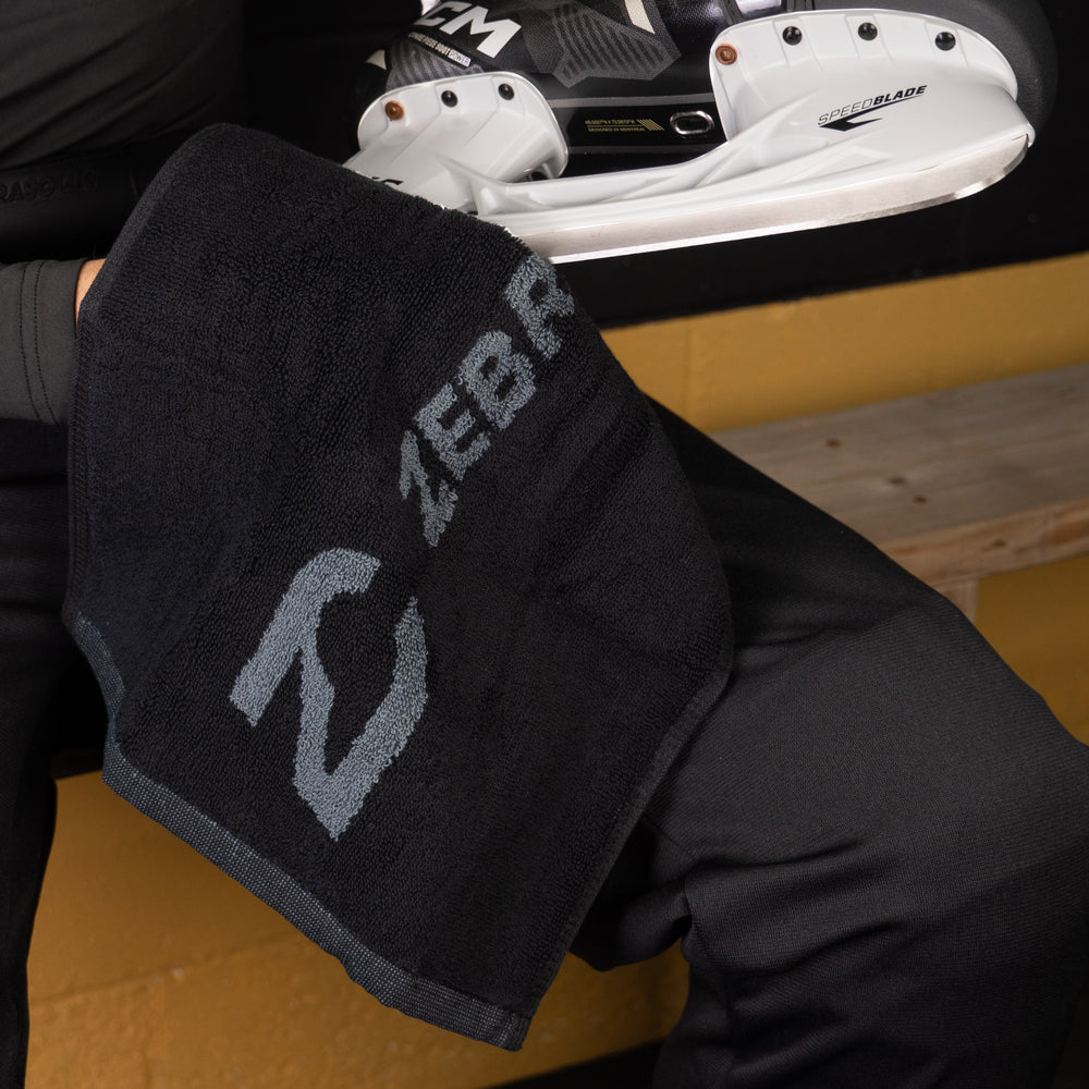 Zebrasclub skate towel in action cleaning skates